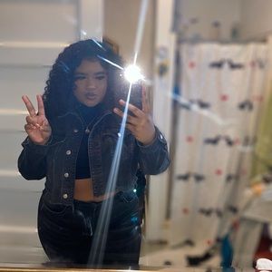 Meet your Posher, Kiana